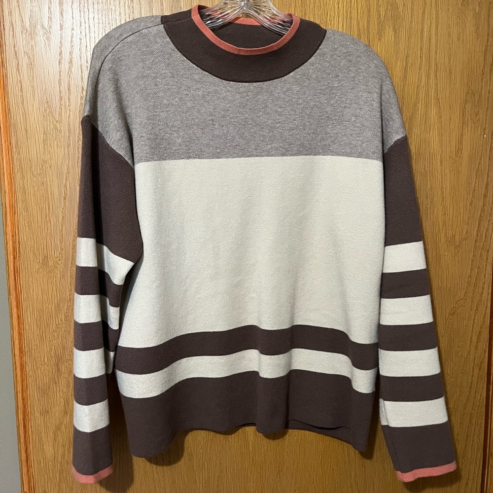 Staccato Gray and Brown Crewneck Sweater with Color-Blocked Design